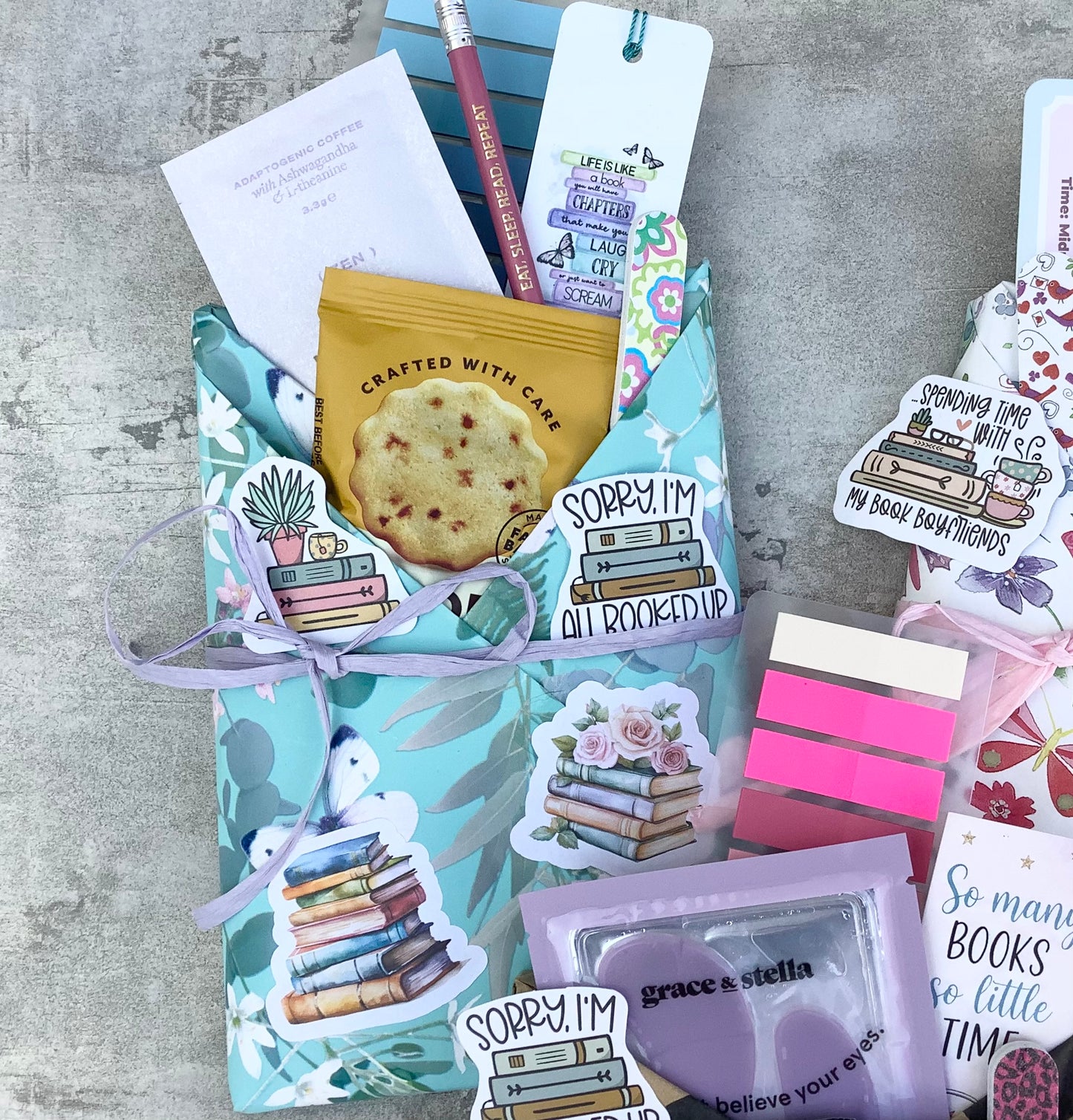 Blind Date with a Book - Surprise Wrapped Booktok